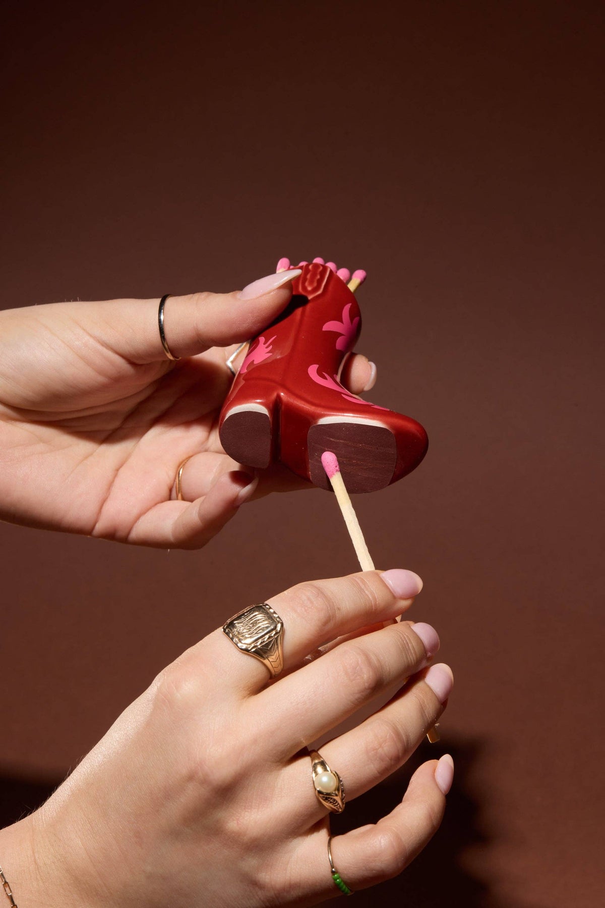 Nashville Ceramic Boot Match Holder (25 Pcs) - Red & Pink